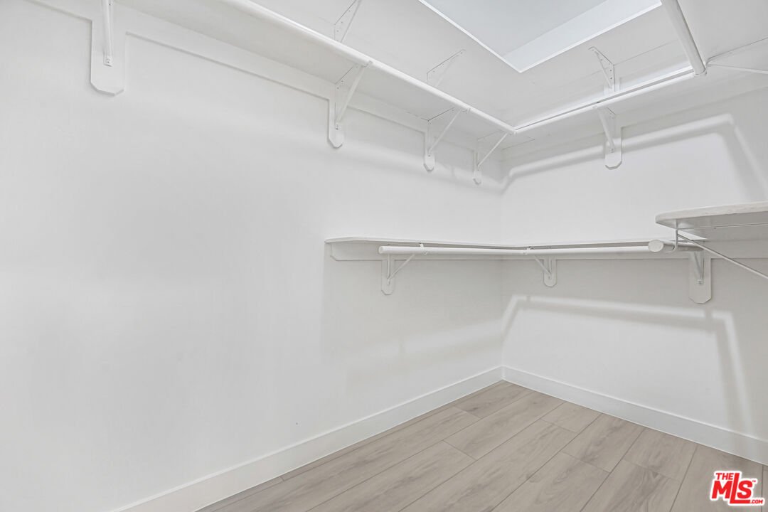 927 S Wooster St Unit: 2