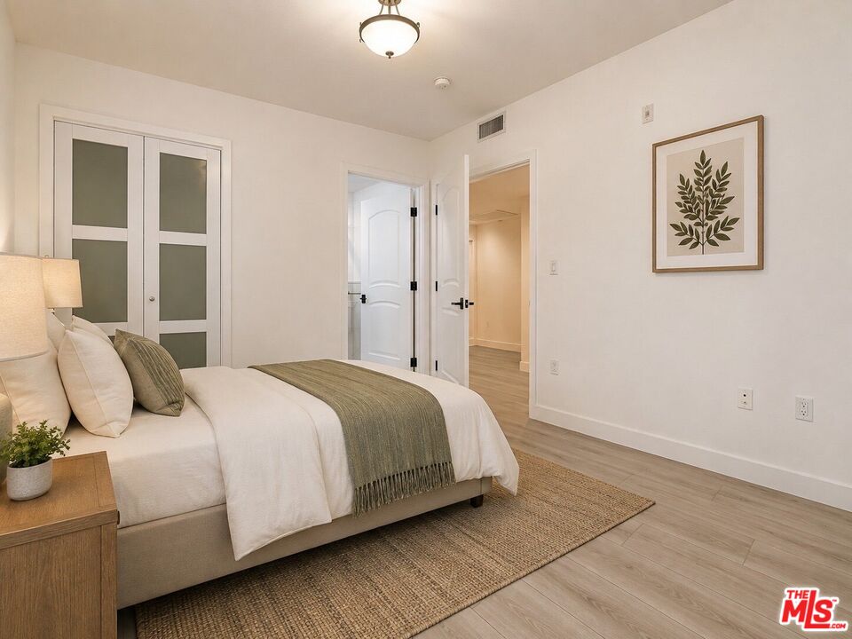 927 S Wooster St Unit: 2