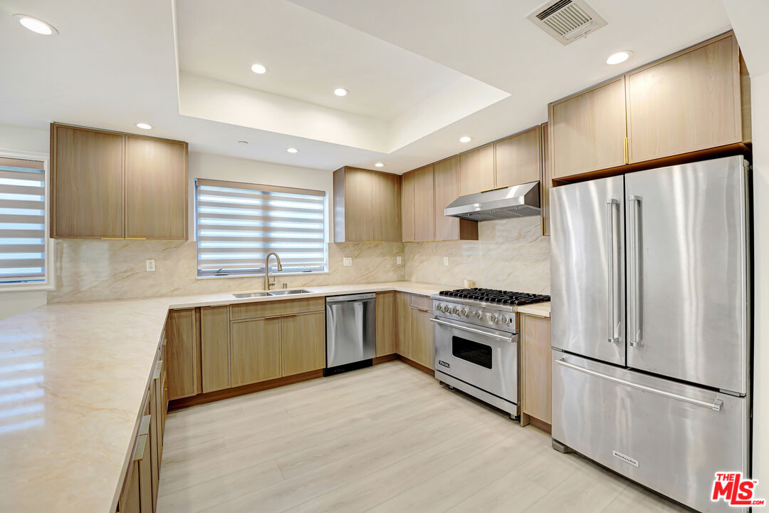927 S Wooster St Unit: 2