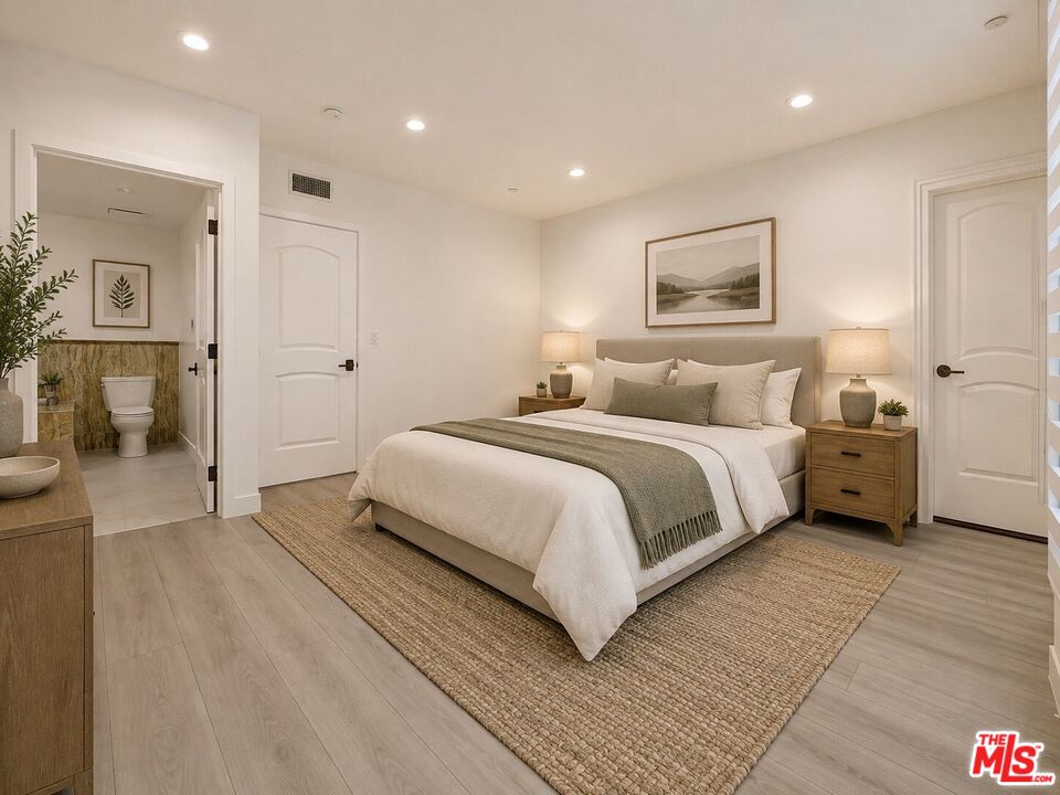 927 S Wooster St Unit: 2