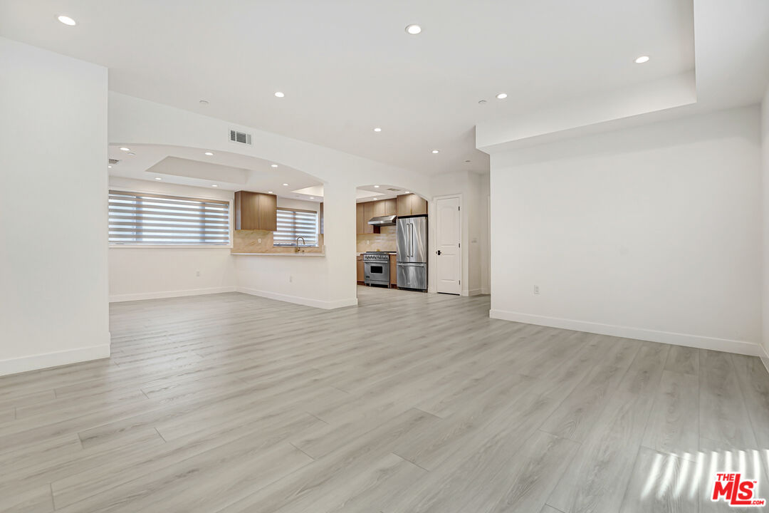 927 S Wooster St Unit: 2