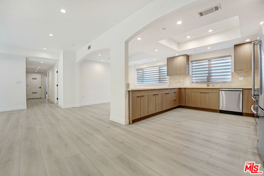 927 S Wooster St Unit: 2
