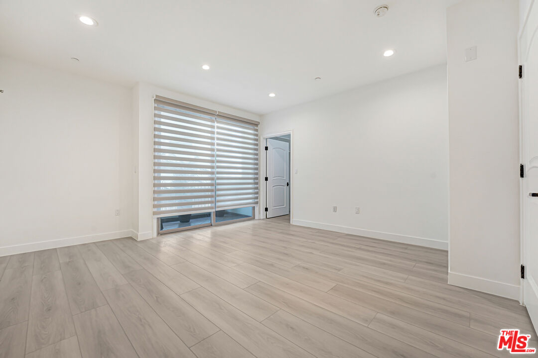 927 S Wooster St Unit: 2