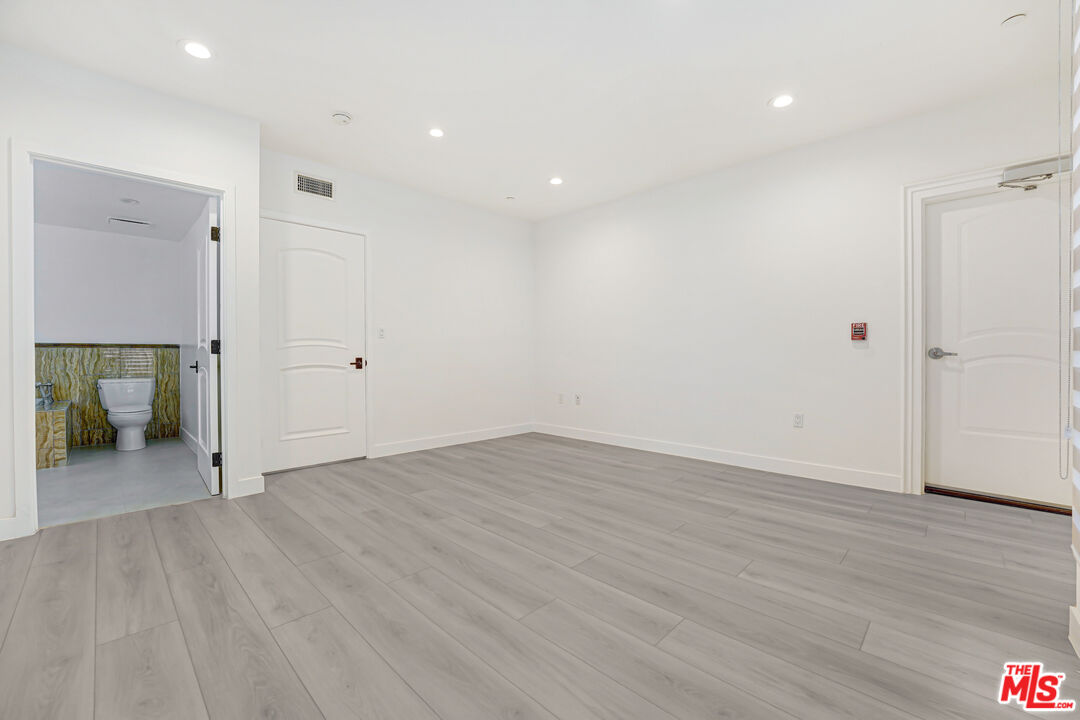 927 S Wooster St Unit: 2