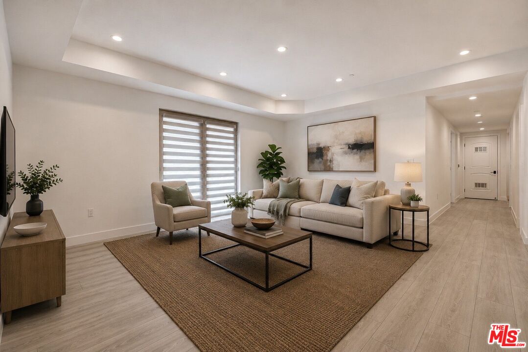 927 S Wooster St Unit: 2