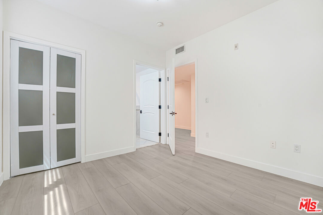 927 S Wooster St Unit: 2