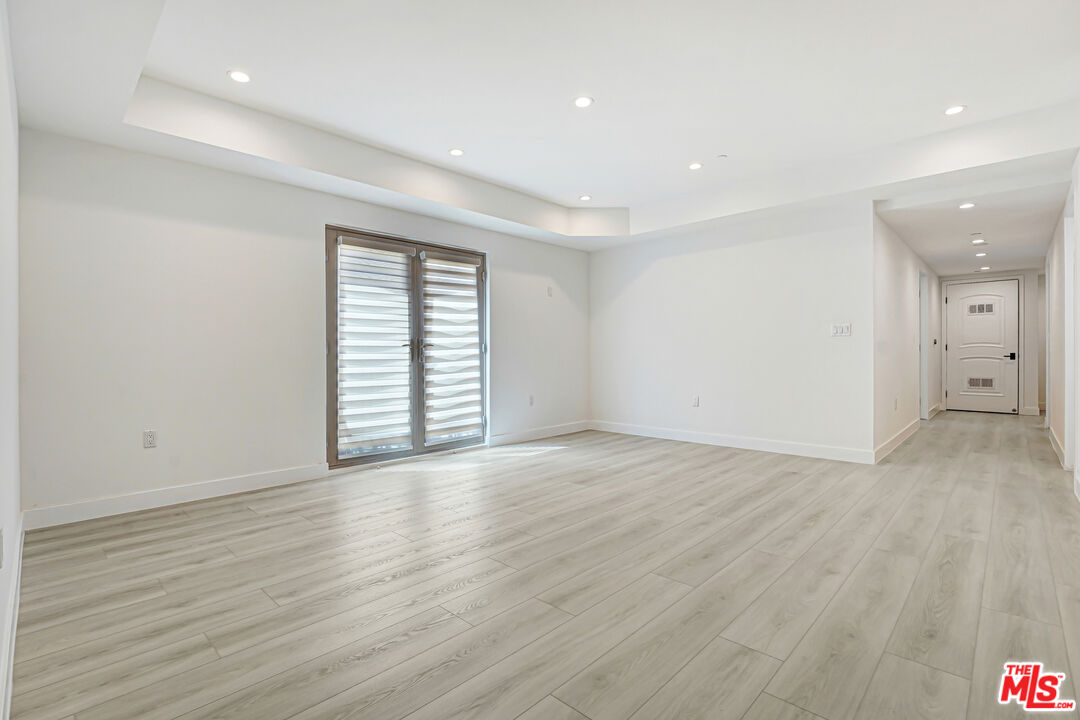 927 S Wooster St Unit: 2