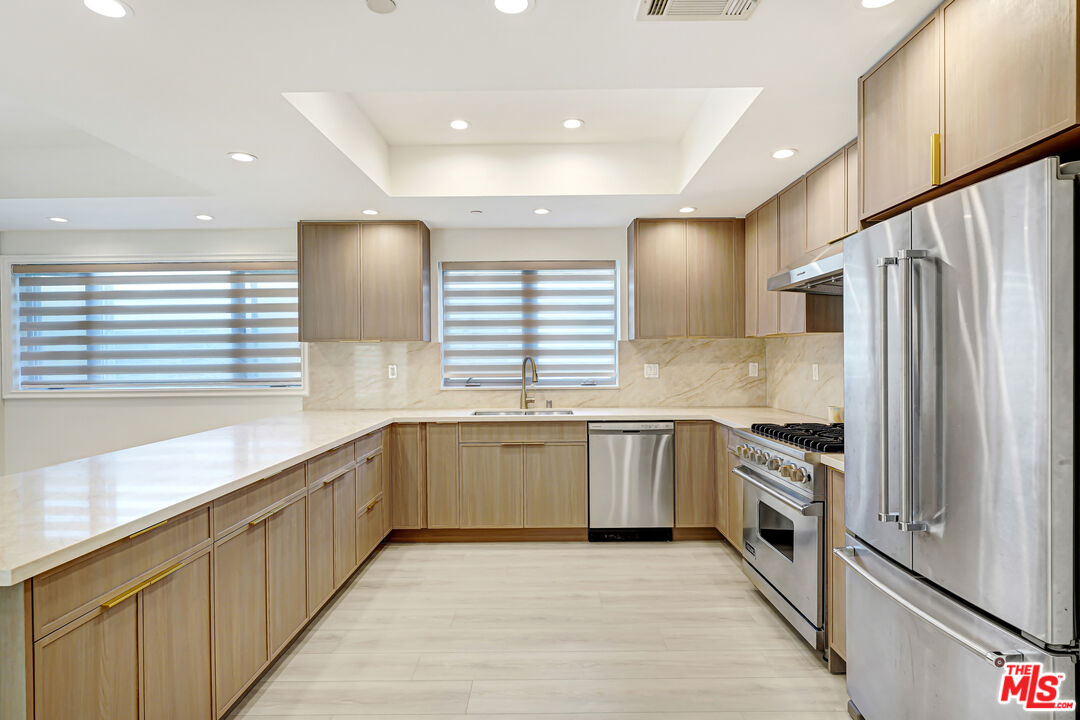 927 S Wooster St Unit: 2
