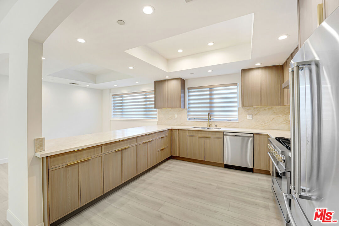 927 S Wooster St Unit: 2