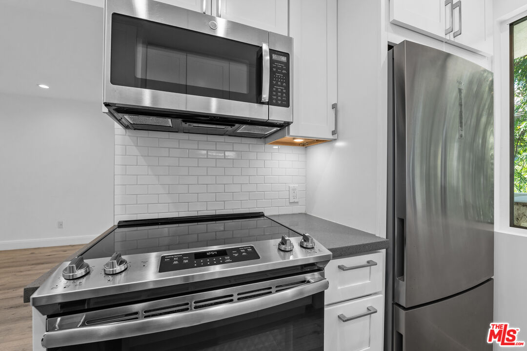 960 Larrabee St Unit: 328