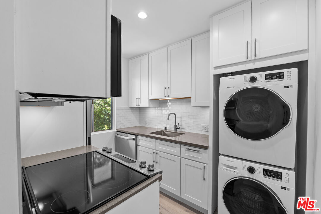 960 Larrabee St Unit: 328