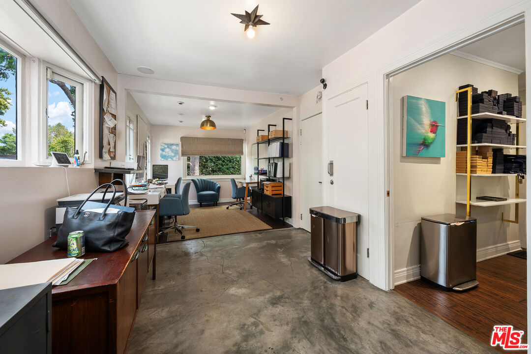 1111 N Crescent Heights Blvd