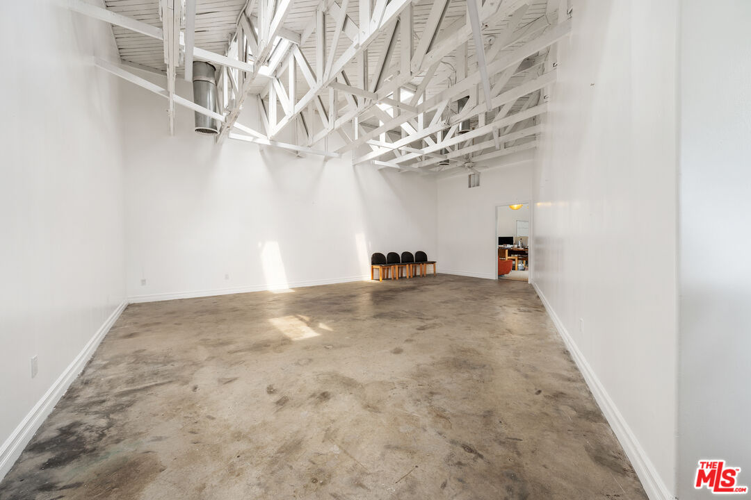 1111 N Crescent Heights Blvd