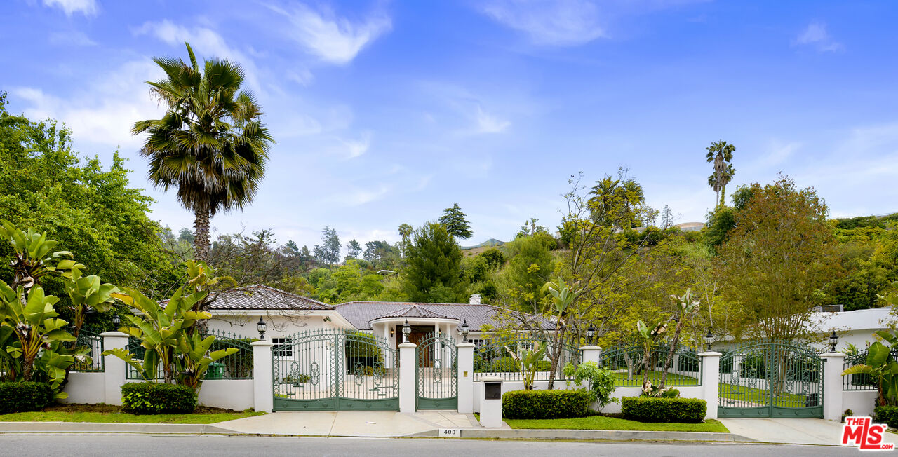 400 EVELYN PL