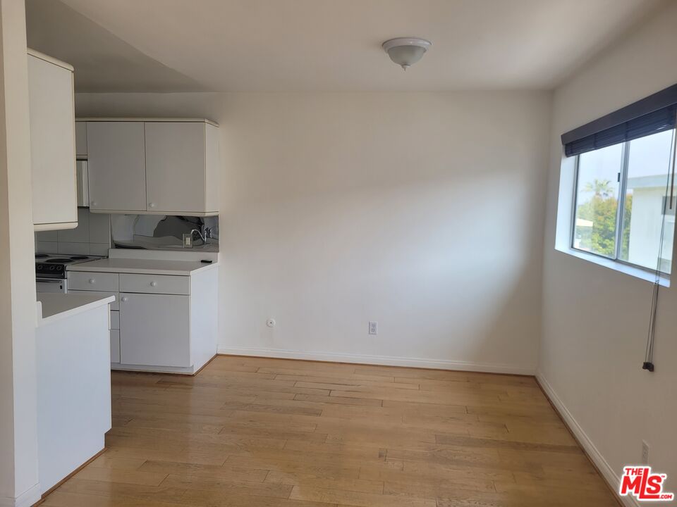 960 Larrabee St Unit: 310