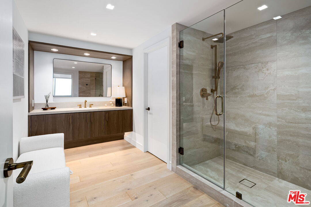 2222 Avenue Of The Stars Unit: 1601