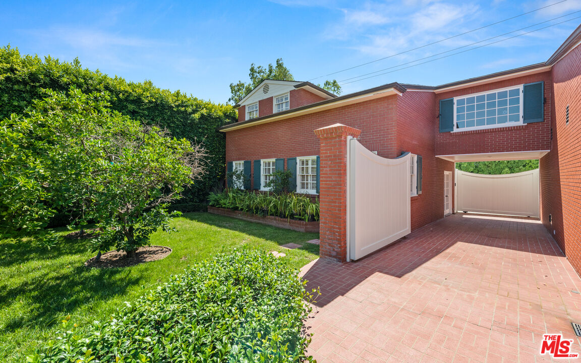 805 N Alpine Dr