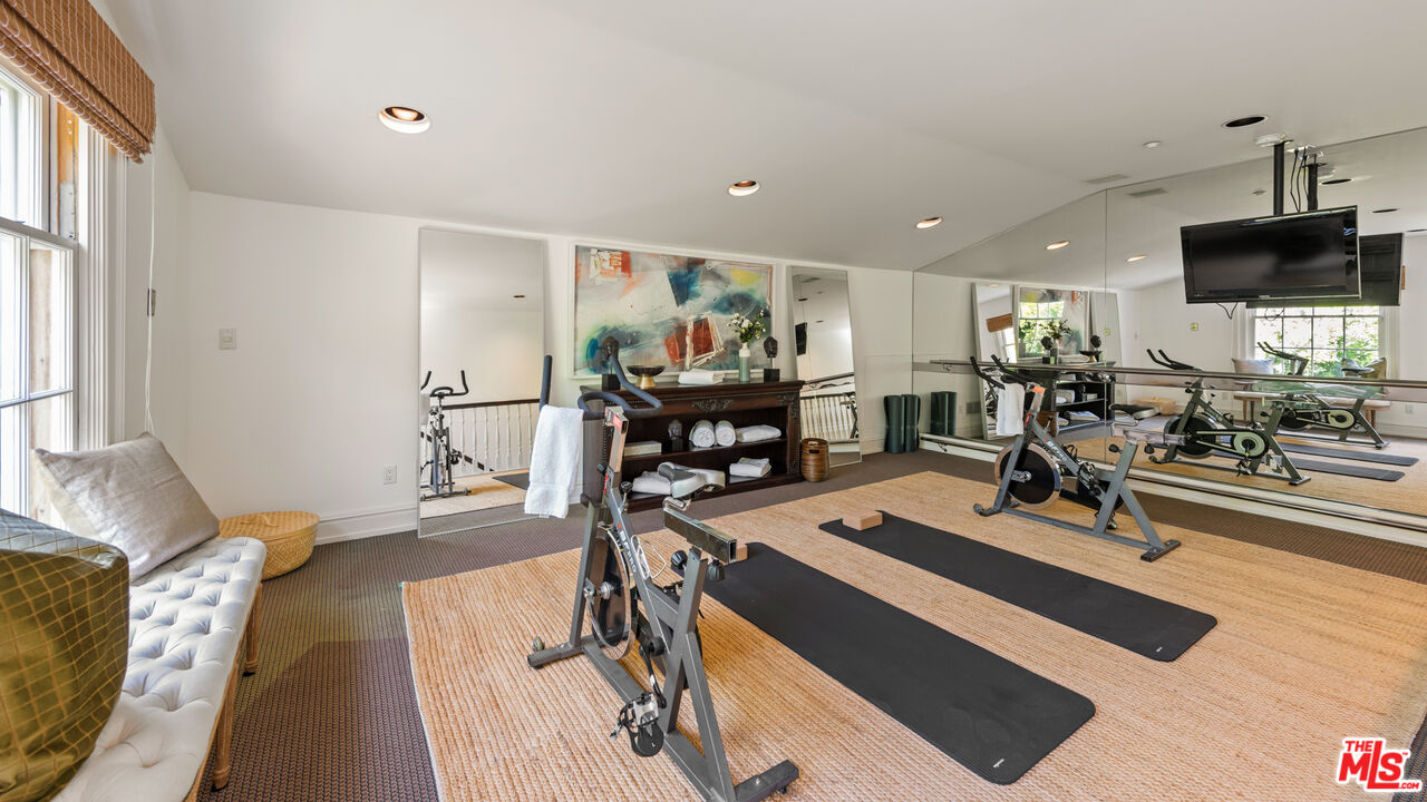 805 N Alpine Dr