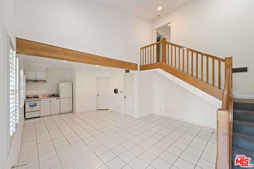 805 N Alpine Dr