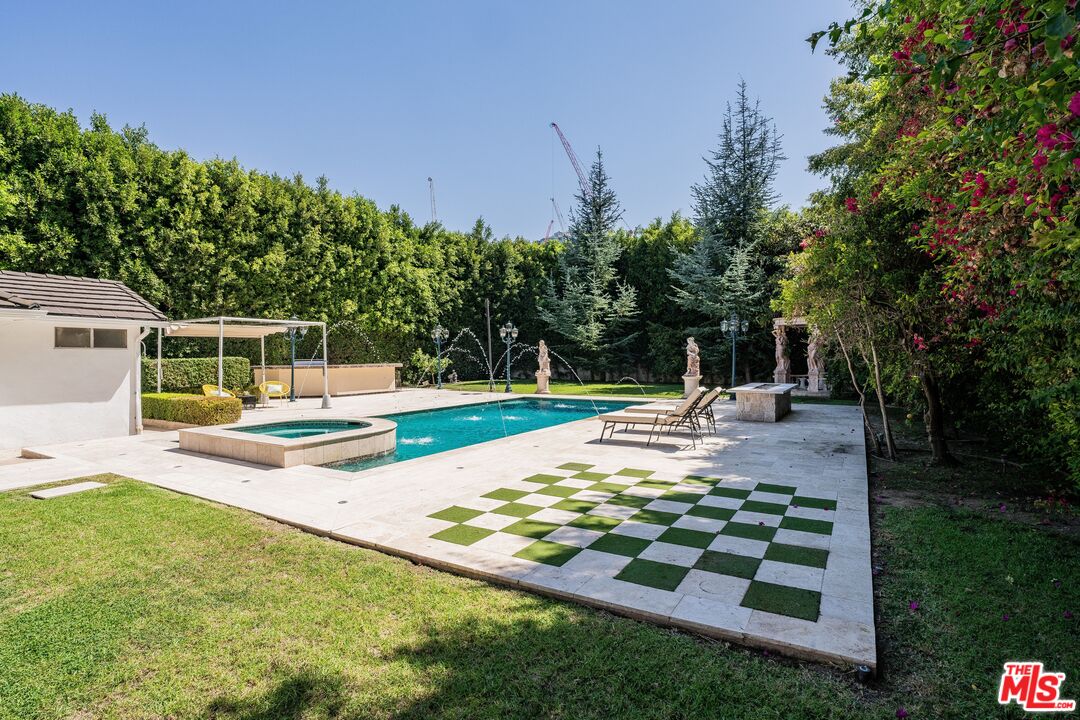 701 Trenton Dr