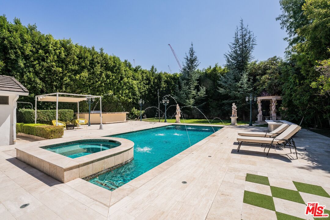 701 Trenton Dr