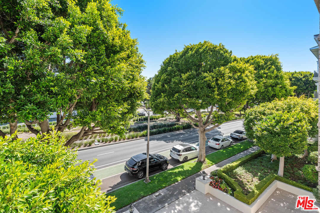 9249 Burton Way Unit: 302