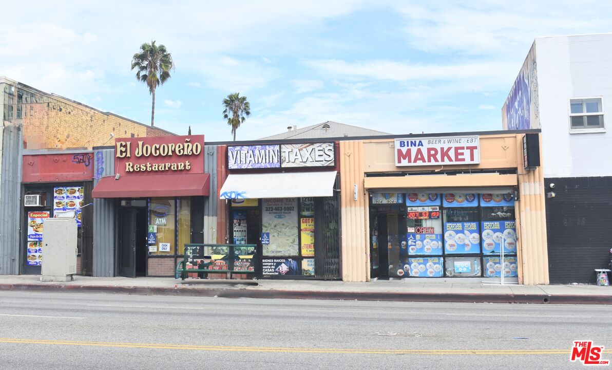 904 N Western Ave