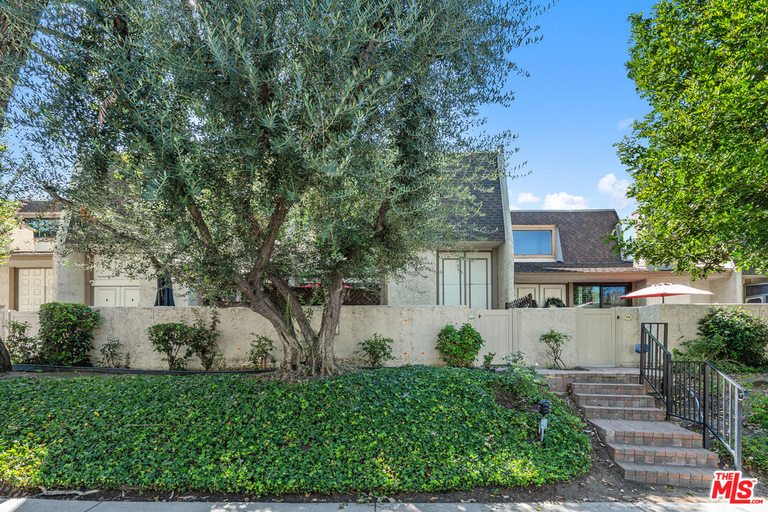 6225 Shoup Ave Unit: 109