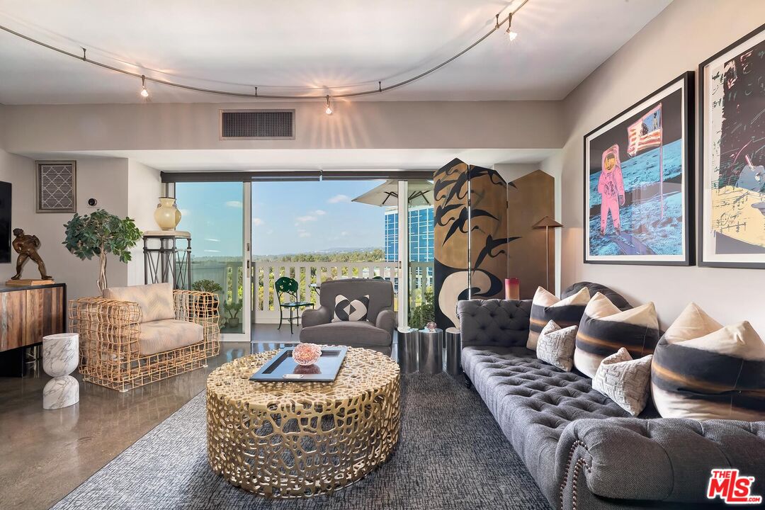999 N Doheny Dr Unit: 1012
