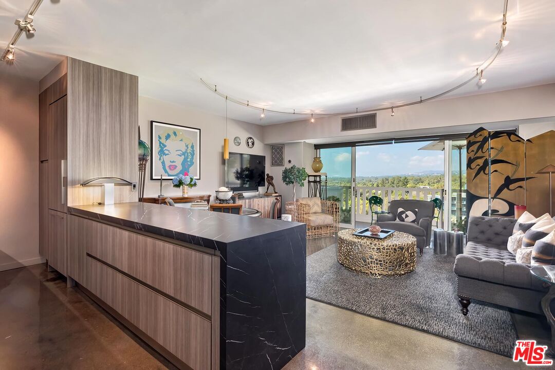 999 N Doheny Dr Unit: 1012