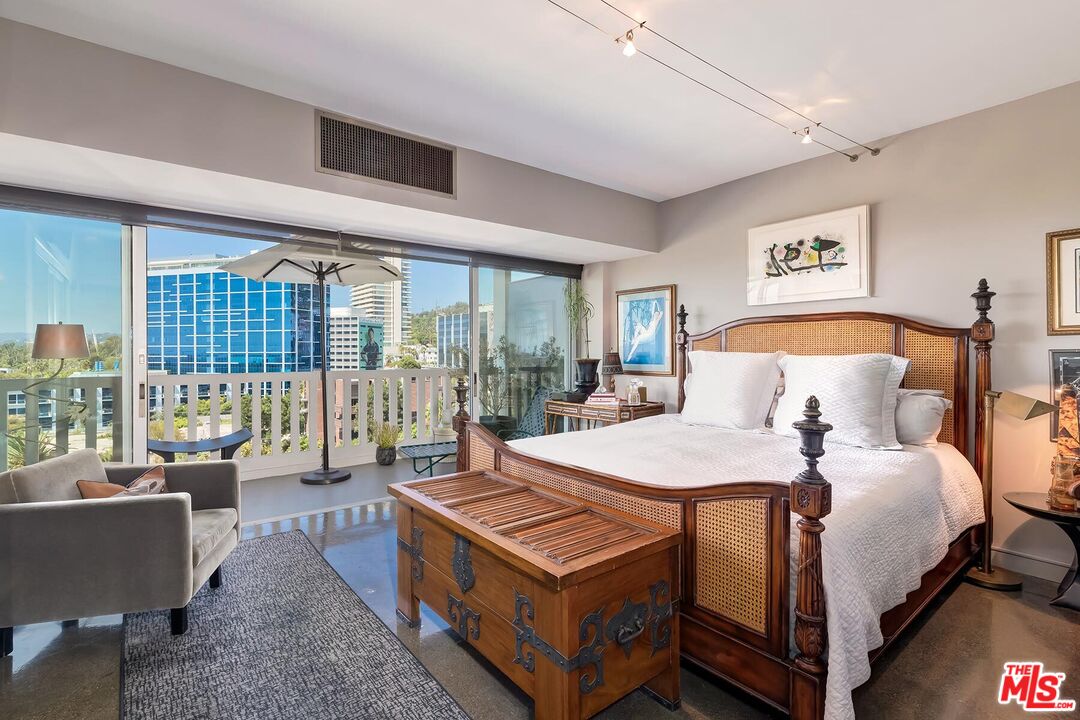 999 N Doheny Dr Unit: 1012
