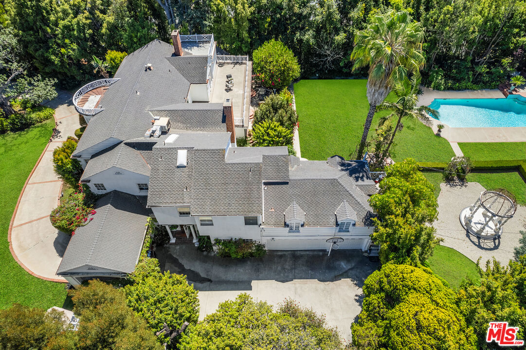 251 N Bristol Ave