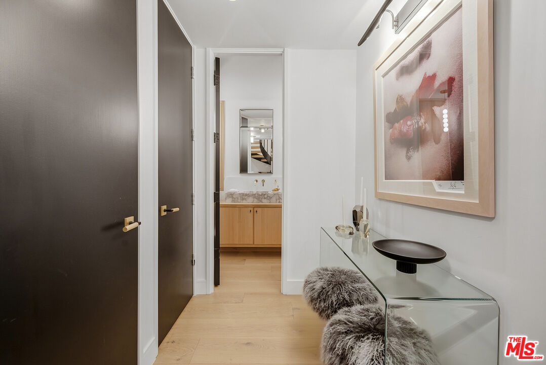 211 S Spalding Dr Unit: 110N