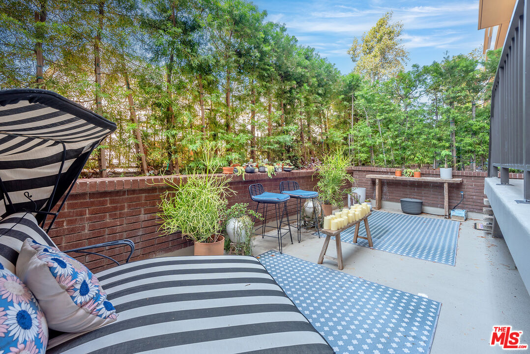 211 S Spalding Dr Unit: 110N