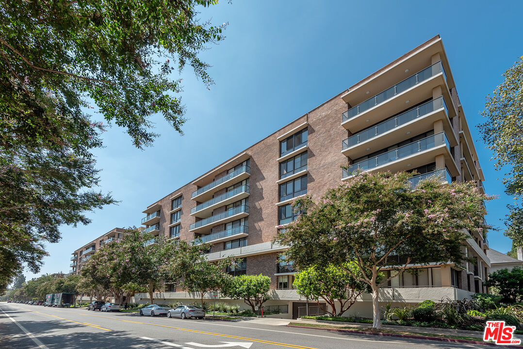 211 S Spalding Dr Unit: 110N