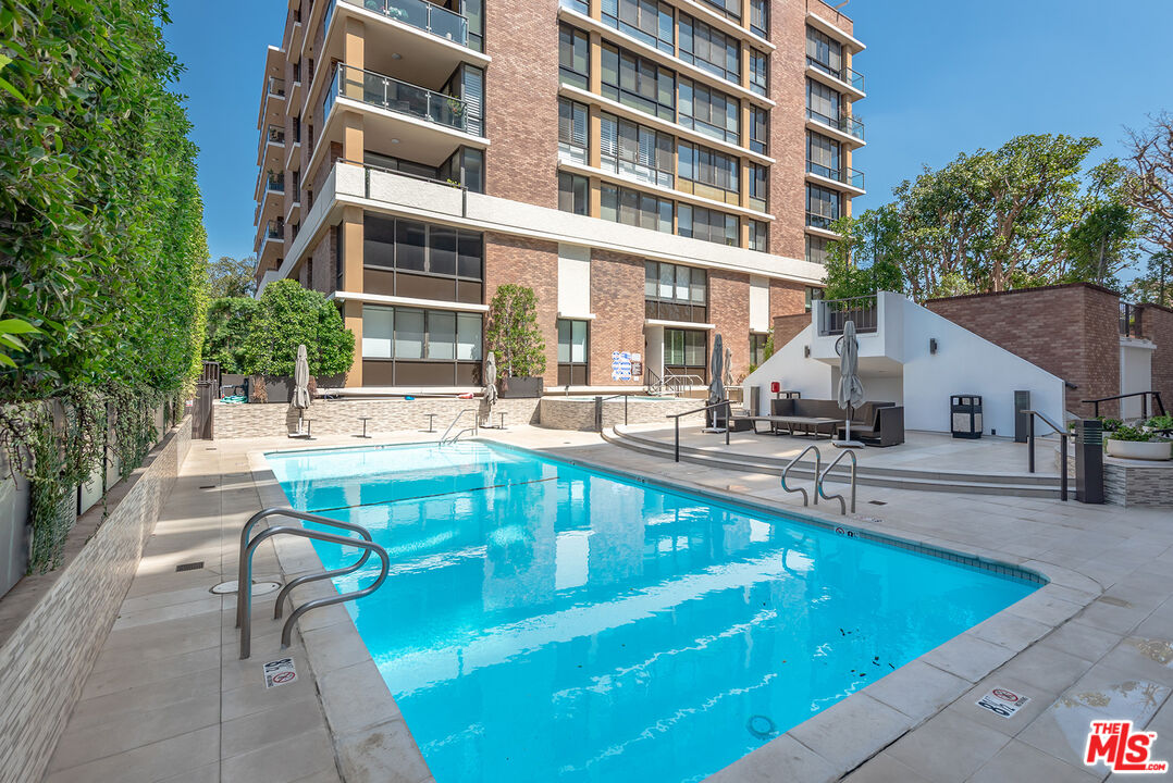 211 S Spalding Dr Unit: 110N