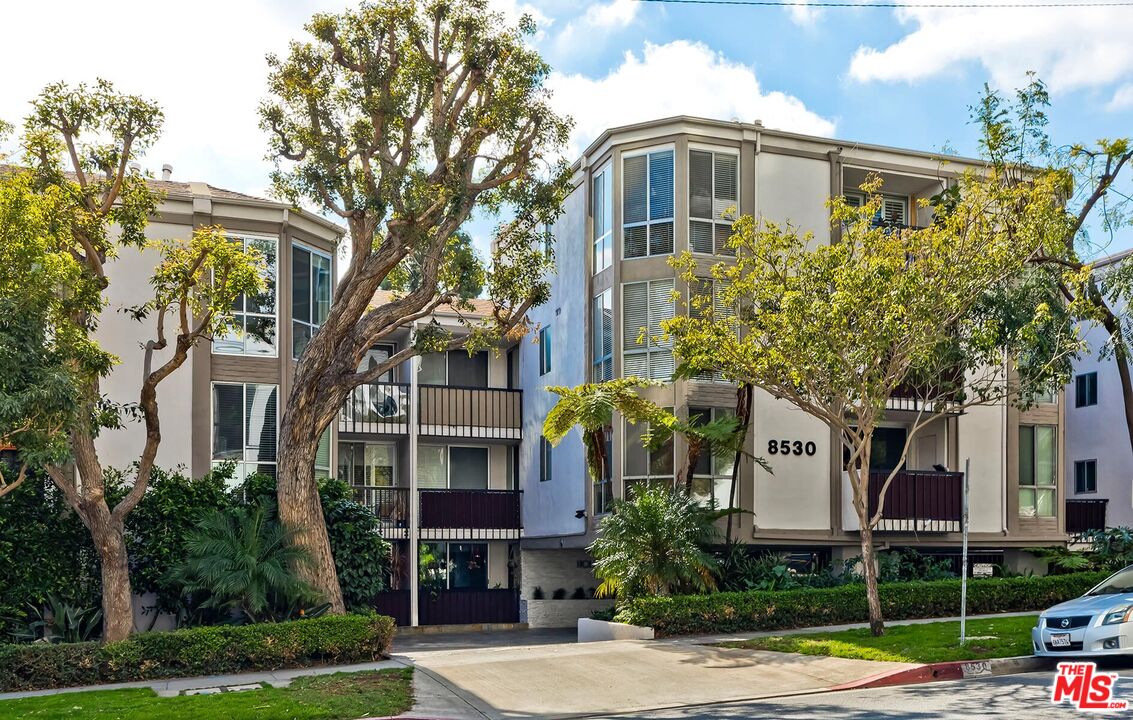 8530 Holloway Dr Unit: 422