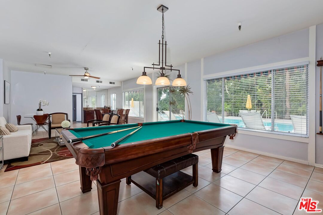 8530 Holloway Dr Unit: 422