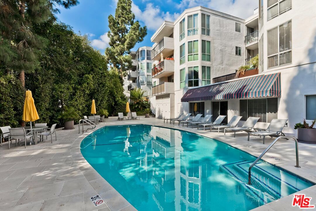 8530 Holloway Dr Unit: 422