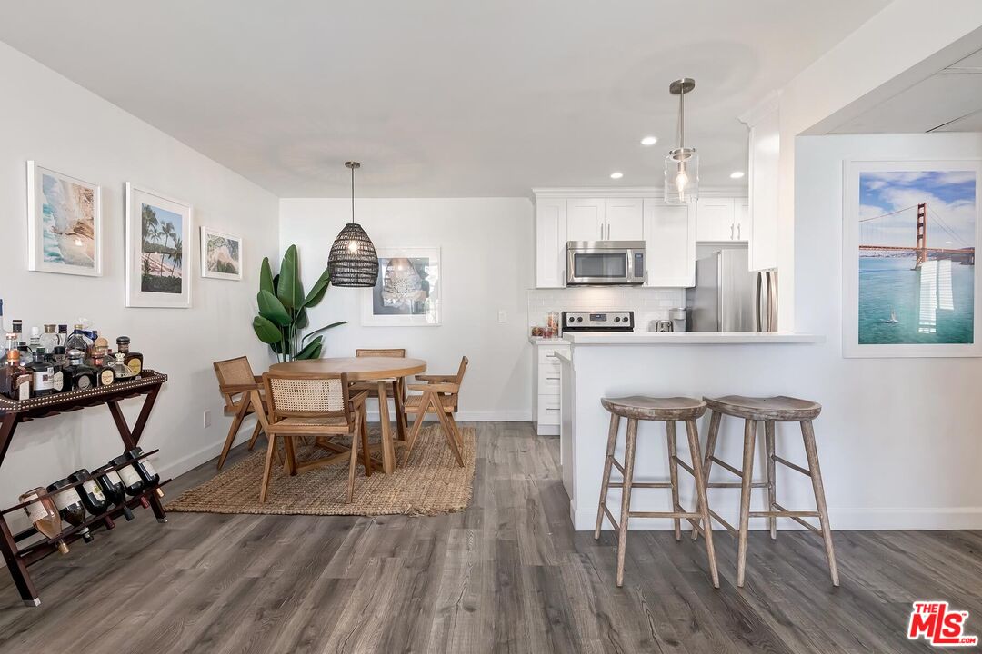 8530 Holloway Dr Unit: 422