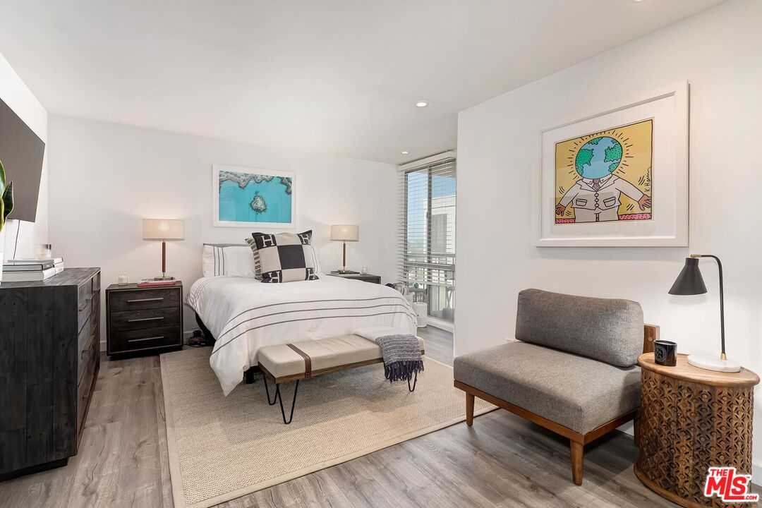 8530 Holloway Dr Unit: 422