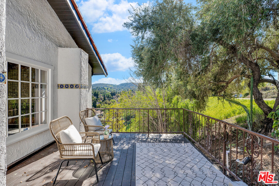 4912 Llano Dr