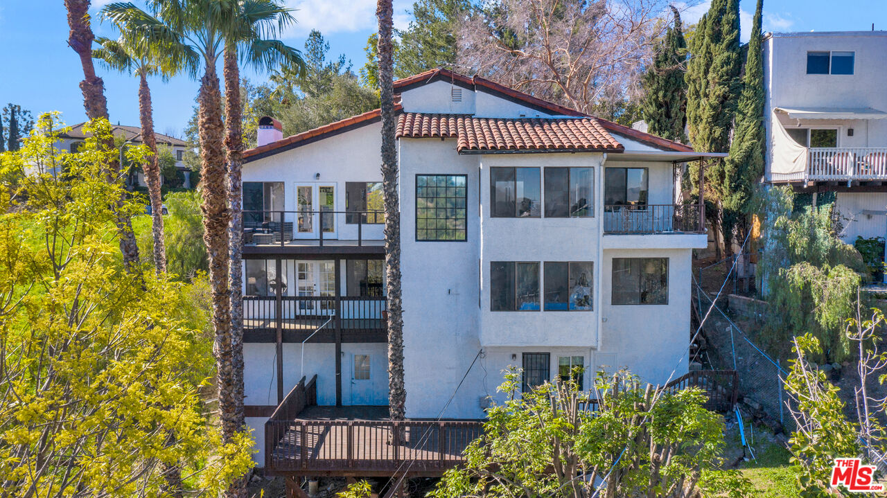 4912 Llano Dr