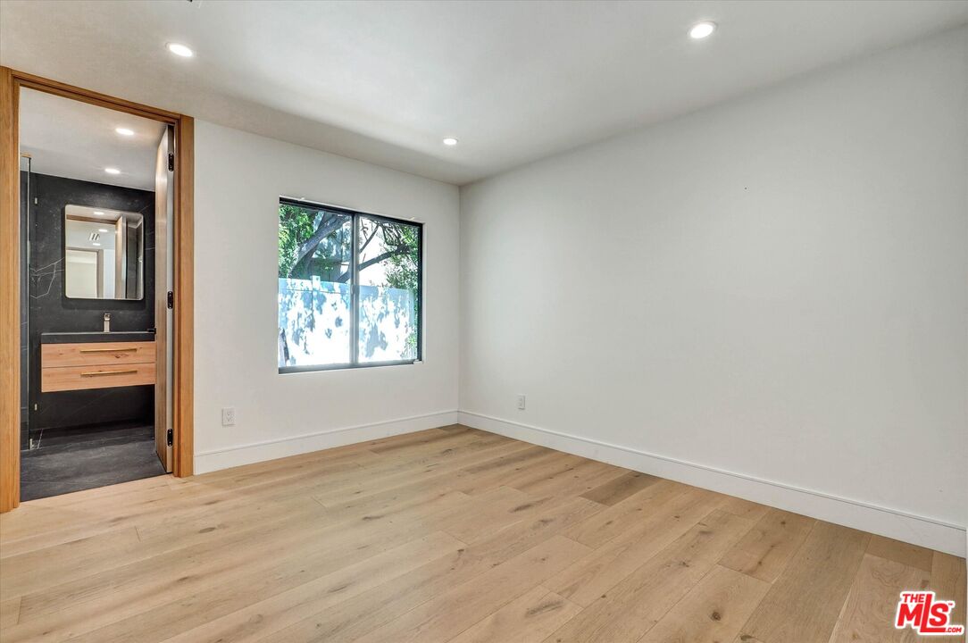 3855 Corbin Ave
