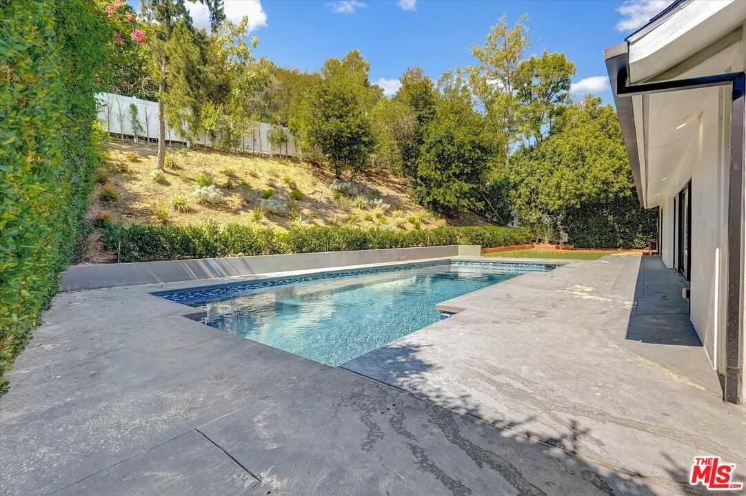 3855 Corbin Ave
