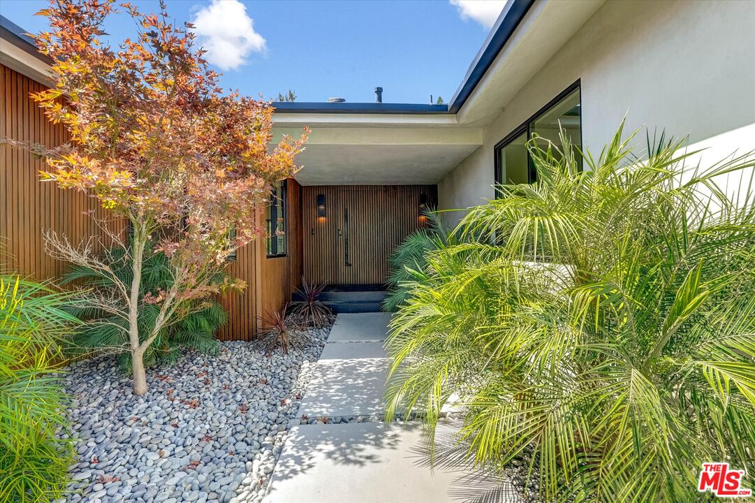 3855 Corbin Ave