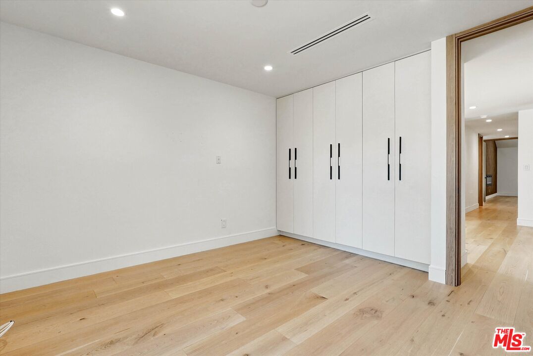 3855 Corbin Ave