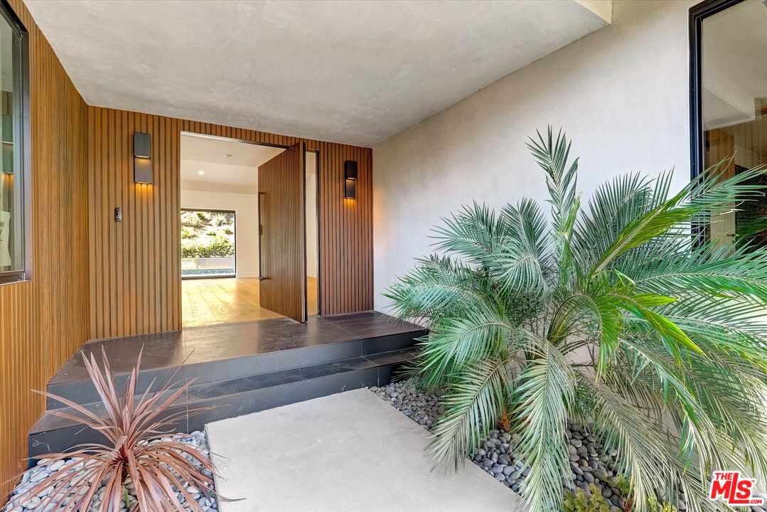 3855 Corbin Ave