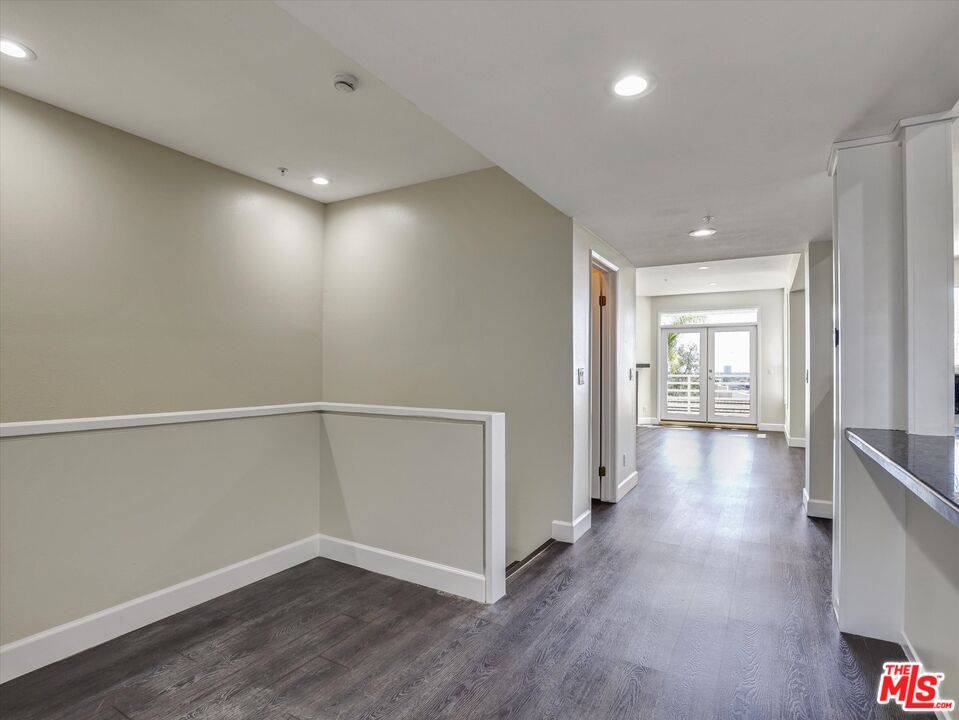 2604 E 20th St Unit: 205E