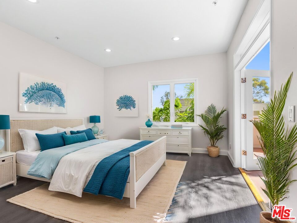 2604 E 20th St Unit: 205E